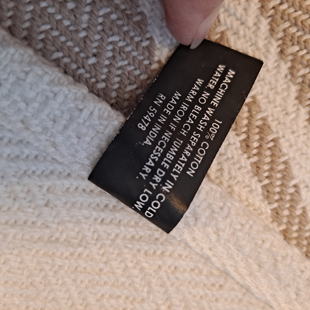 Nicole Miller Taupe Beige Grain Sack Table Runner EUC - Picture 4 of 7